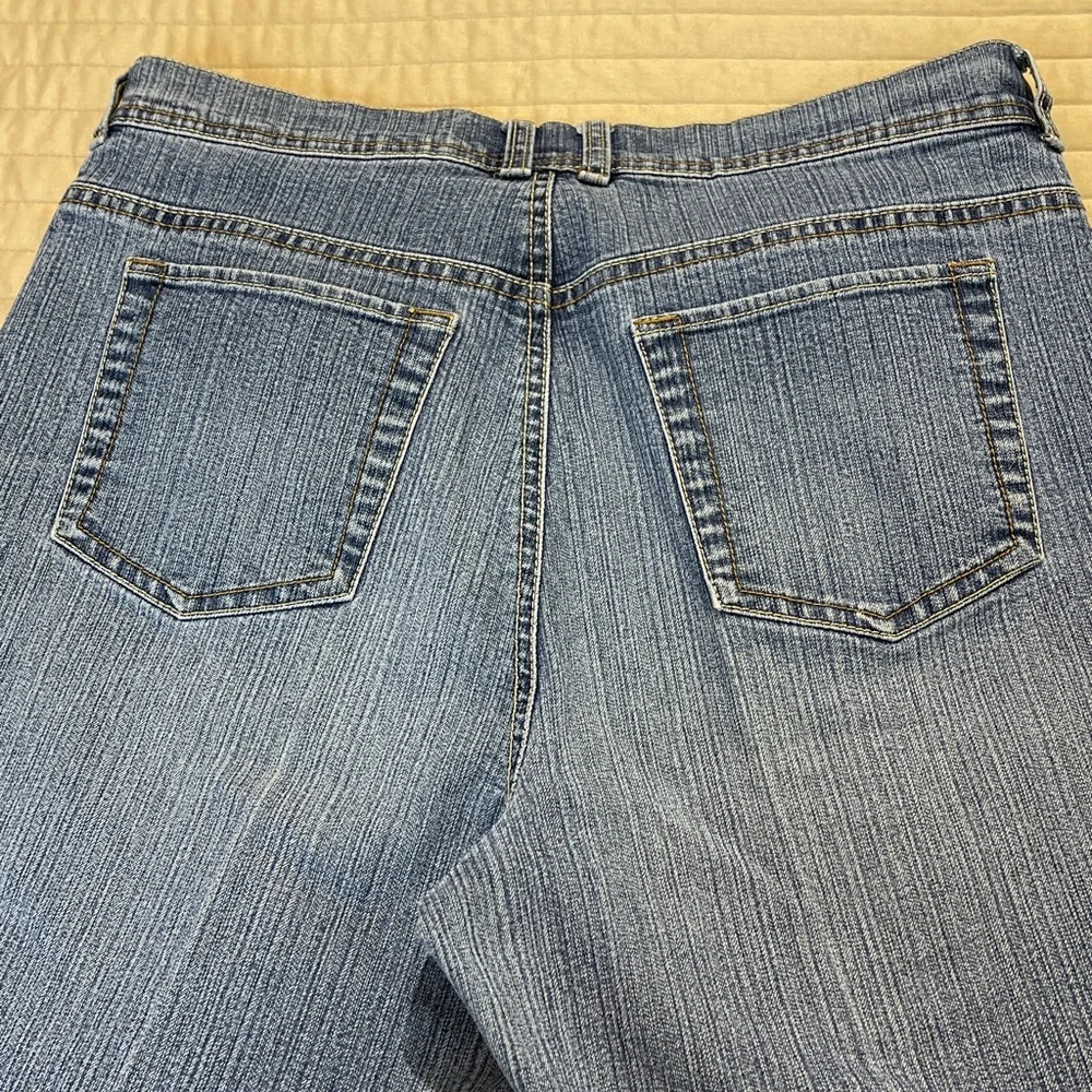 Gloria Vanderbilt stylish blue